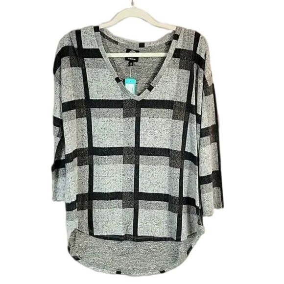 BOBEAU Jesserina V-Neck Knit Top - Picture 1 of 5